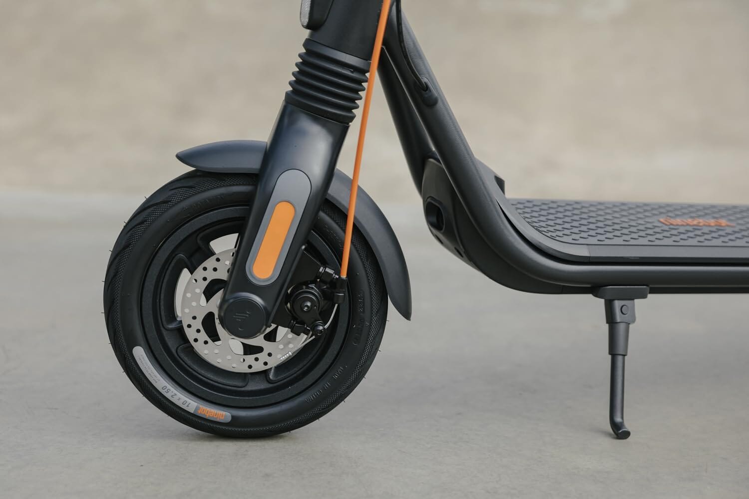 Segway Ninebot F2/F2 Pro Electric Scooter Bundle, up to 20 MPH Commuter E-Scooters Segway 